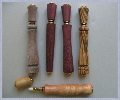Parfumeuses en bois