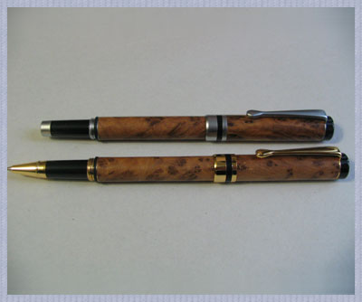 Plume en bois de loupe de thuya